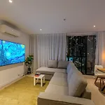 1Br Urban Oasis-Stunning Views