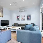 Bowen Street Family Retreat With Pool