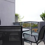 Modern Living - 2Br 2Bath Stay