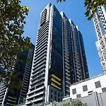 Elegant 2Br Apt In City Tower By Corporate Keys
