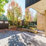 Spacious 4Br Designer Home In Prime Brighton East