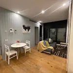 Lovely 1Bd Condo With Free Parking City View