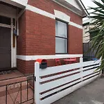 Redtro House