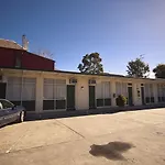 Parkville Motel