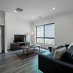 Comfy And Warm Home In Point Cook