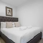 City Living@Best Location With 2 Beds In Melbourne