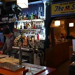 Bev And Mick\'S International Backpackers At Mcmahon\'S