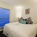 Dawn, 2Bdr Carlton Apartment