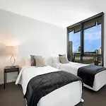 Farina, 1Bdr Docklands Apartment