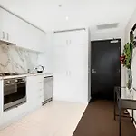 Farina, 1Bdr Docklands Apartment