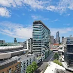 Farina, 1Bdr Docklands Apartment