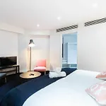 Maddison, 3Bdr Port Melbourne Apartment