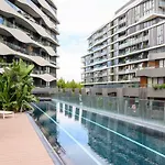 Sanctuary Resort-Style On The Banks Of The Yarra