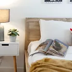 Heart Of Highett Apartment By Ready Set Host
