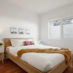 Heart Of Highett Apartment By Ready Set Host