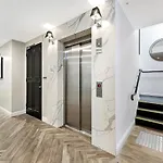 Manhattan Apartments - Caulfield North