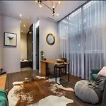 Readyset Apartments At Glasshouse