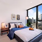 Collins House -Myhome