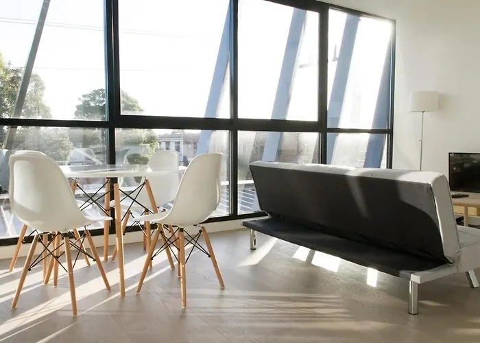 Brand New 1 Bedroom Apartment In South Melbourne