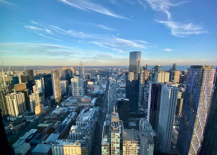 Spacious Lv66 Paramount Skyview Swanston Central Cbd