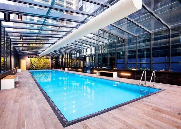 Modern 3 Bedroom Apartment In Southbank