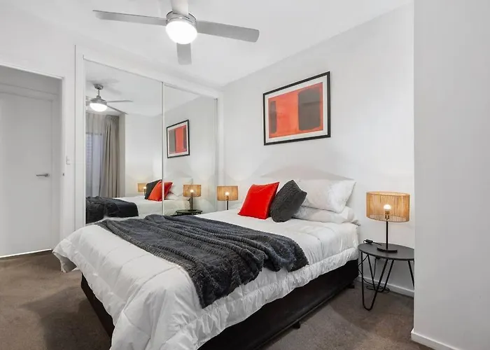 Astral Apartments. Spacious 2 Bed, 2 Bath Apartment In A Great Location.
