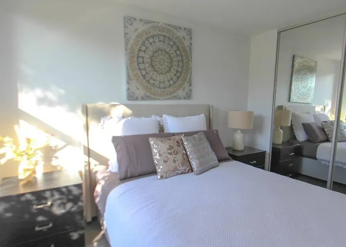 Boutique Heidelberg Heights 2Br Apartment - G01
