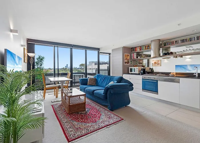 Eclectic 1-Bed Apartment With Pool And Gym