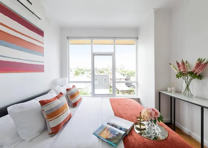 Prahran Chic & Cozy Retreat