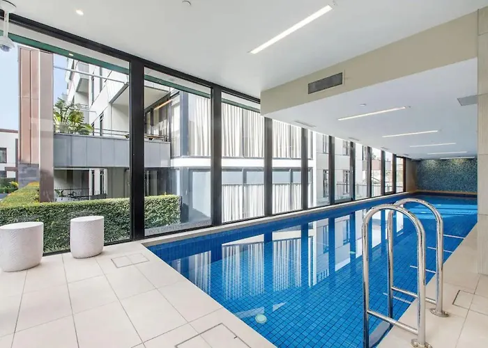 Beautiful 2Br Apt With Balcony Pool And Gym