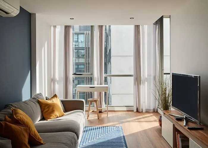 Cosmo Corner - Tranquil Vibes Over South Melbourne