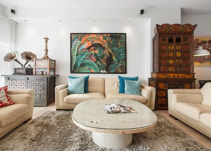 Richmond Japanese-Style Townhouse Close To Mcg