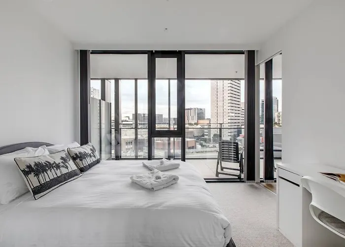 Southbank Palms - Central Balcony Pad