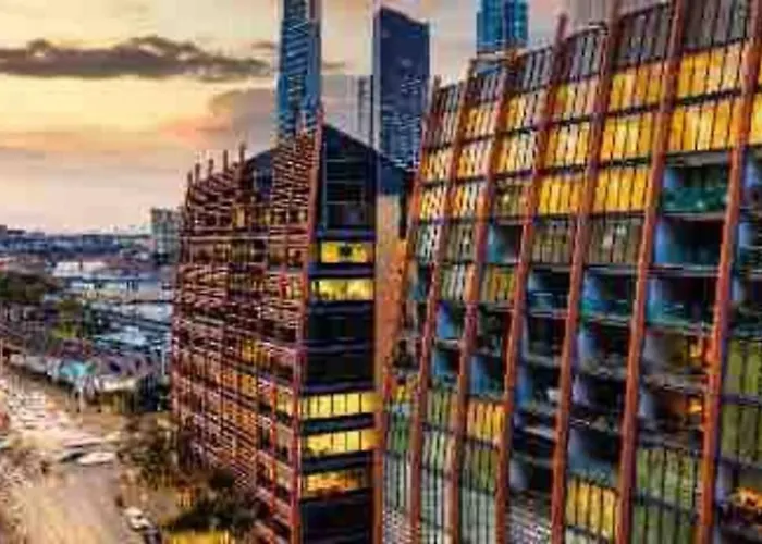 Located On Iconic Flinders St .