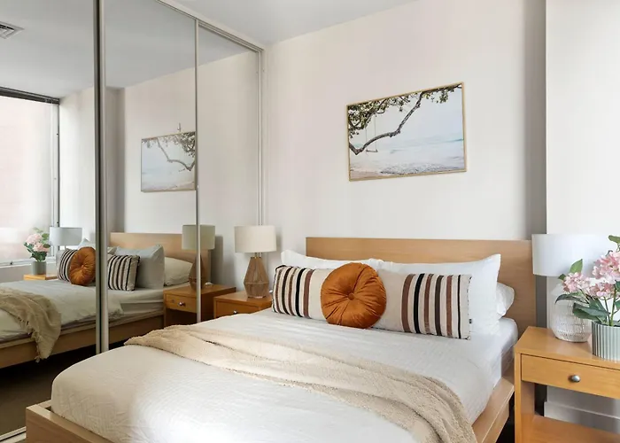 A Stylish & Central 2Br Apt Near Flinders Station