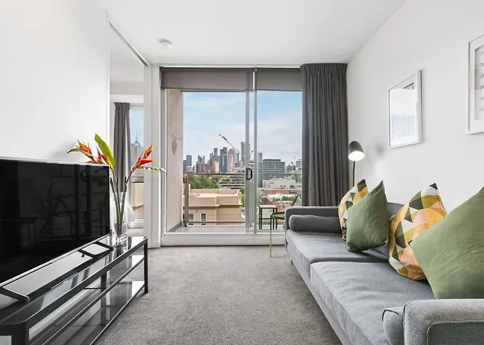 East Melb 2Bed Parking Pet Friendly