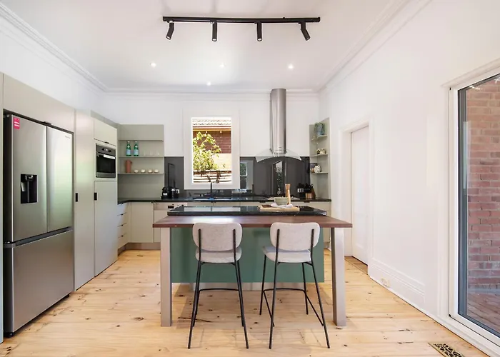 Stylish Contemporary Retreat St Kilda