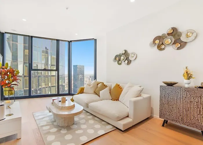 1 Bed Apt With Incredible View - Melbourne Square