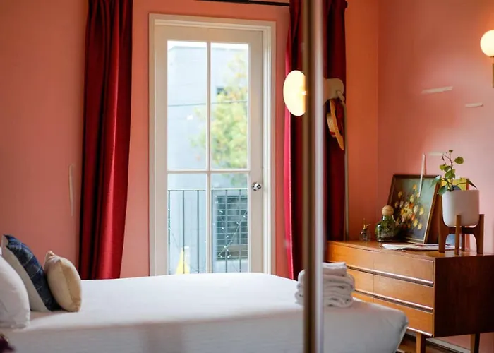 Chic Central Quiet Apt With Free Parking