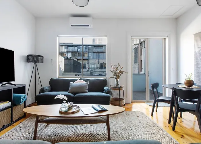 Flinders Find - A Spacious City Haven For Couples