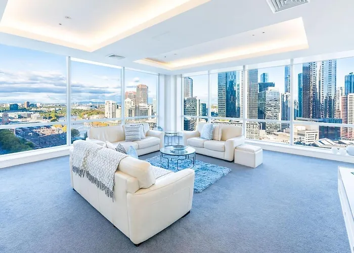 Penthouse 3 Bdrm Amazing Views Opposite Casino