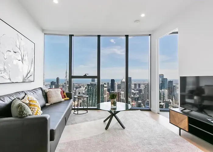 Sleek Lvl 75 Apt W Skyline Views In Aurora Complex