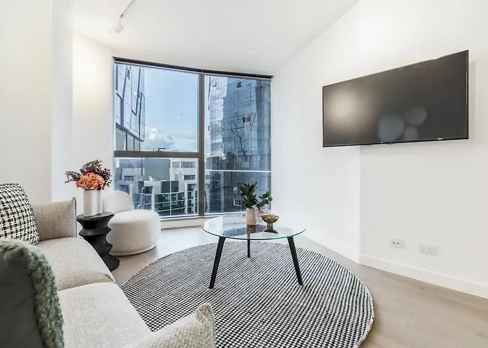 West Side Sleek & Vibrant Cbd Getaway