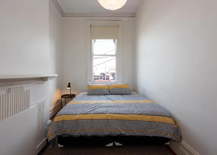 Private Unit In Heritage Building In Fitzroy North