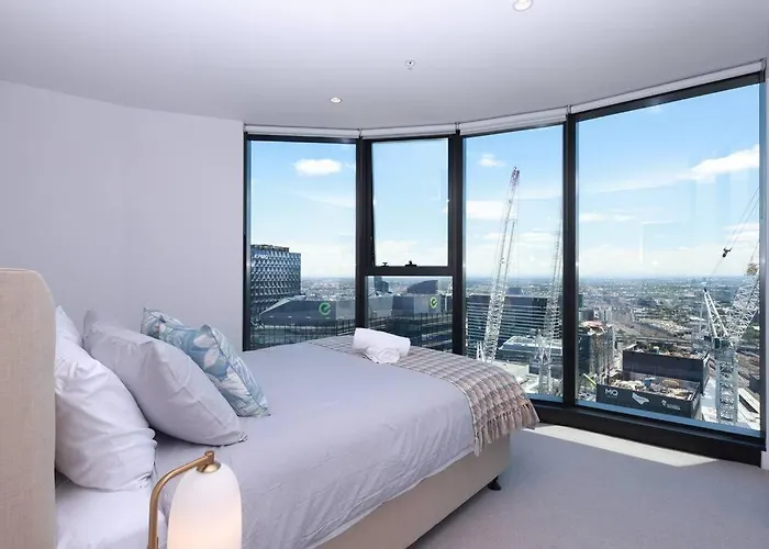 11D Stunning Water And Skyline View 2 Bedroom Abnb Apt With Free Parking