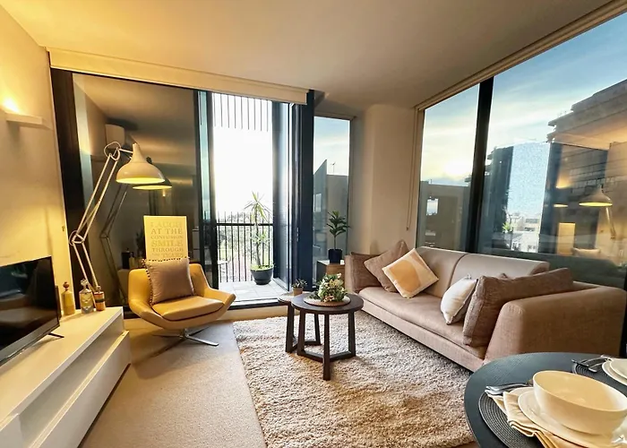 Modern 2Br Apt With A Stunning View
