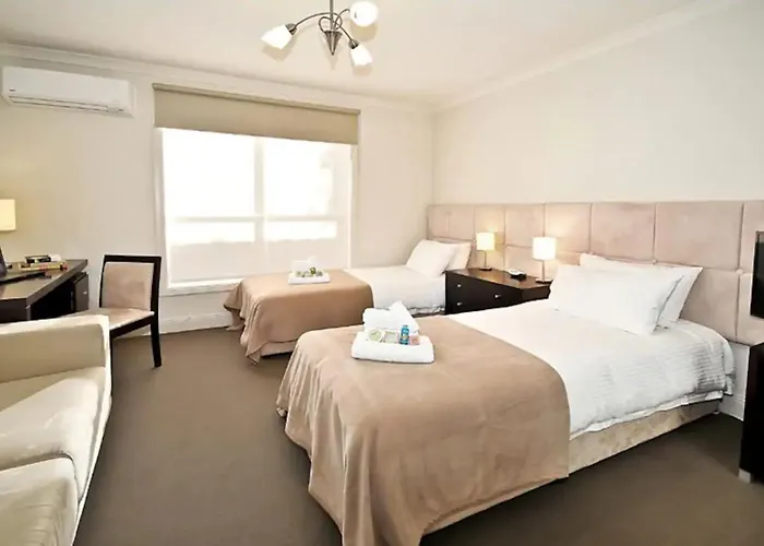 6B - Executive Rooms In Large Property In Brunswick