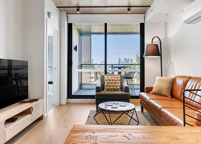 Modern Urban Retreat In Brunswick