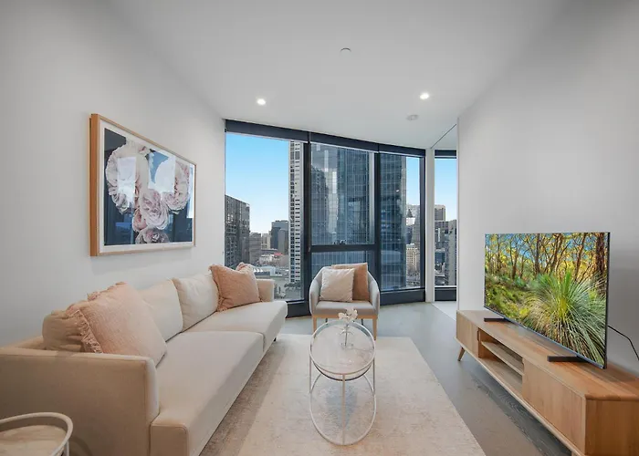 Sophisticated 2-Bed With Striking City Views