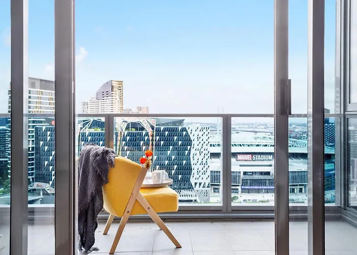 A 2Br Apt With Harbour Views And Free Parking